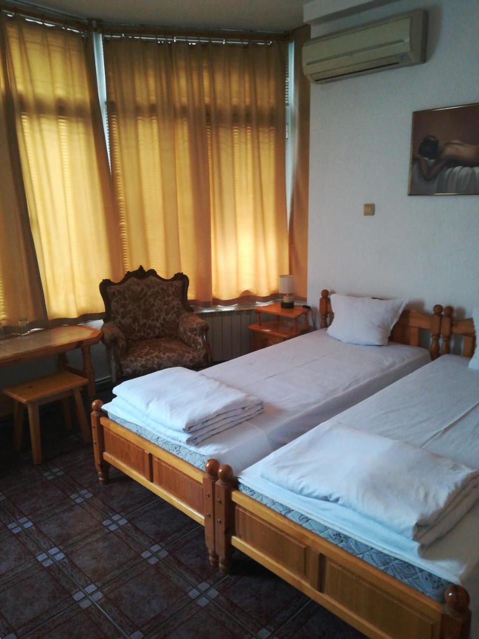 Family Hotel George Svilengrad Exterior photo